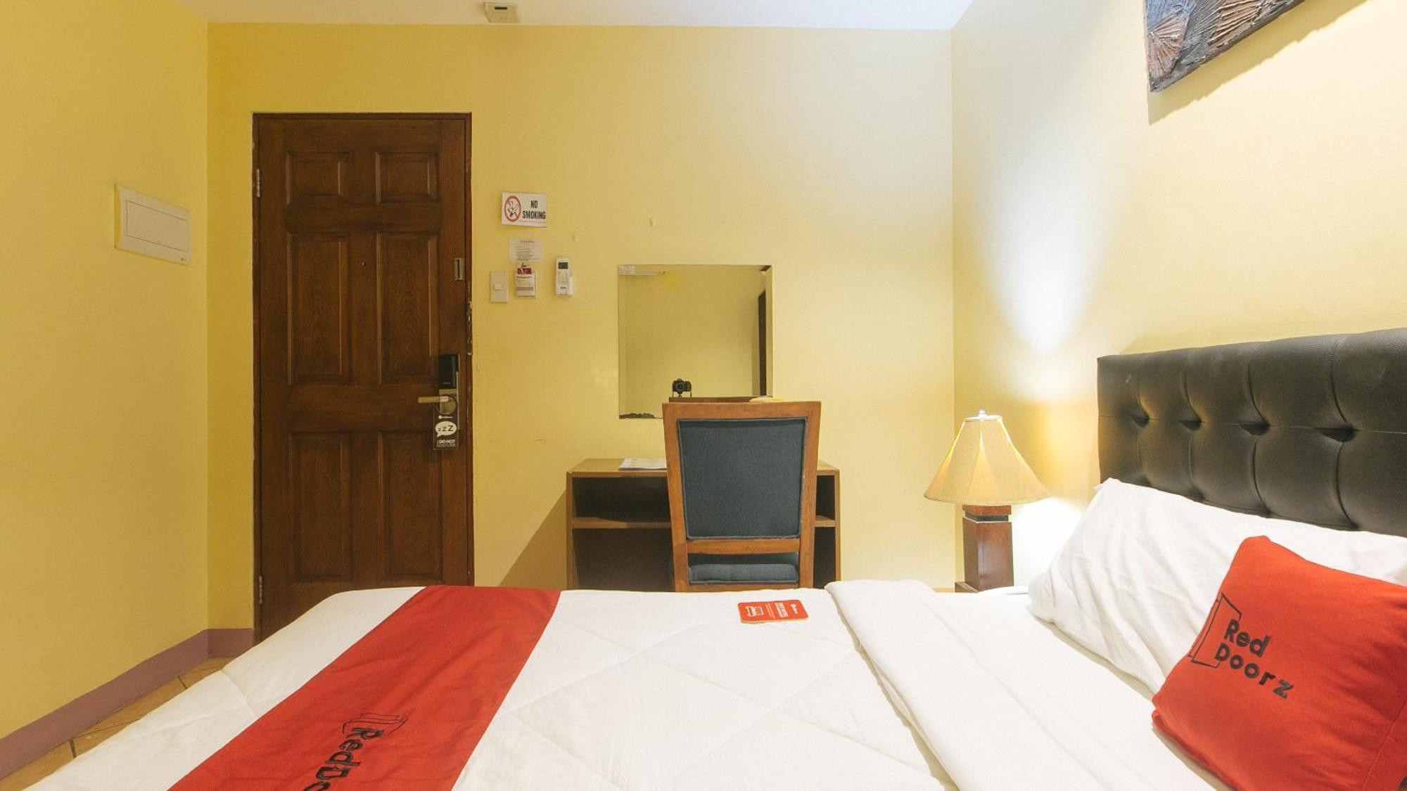 Reddoorz At Comfy Inn Ermita Manila Exterior foto