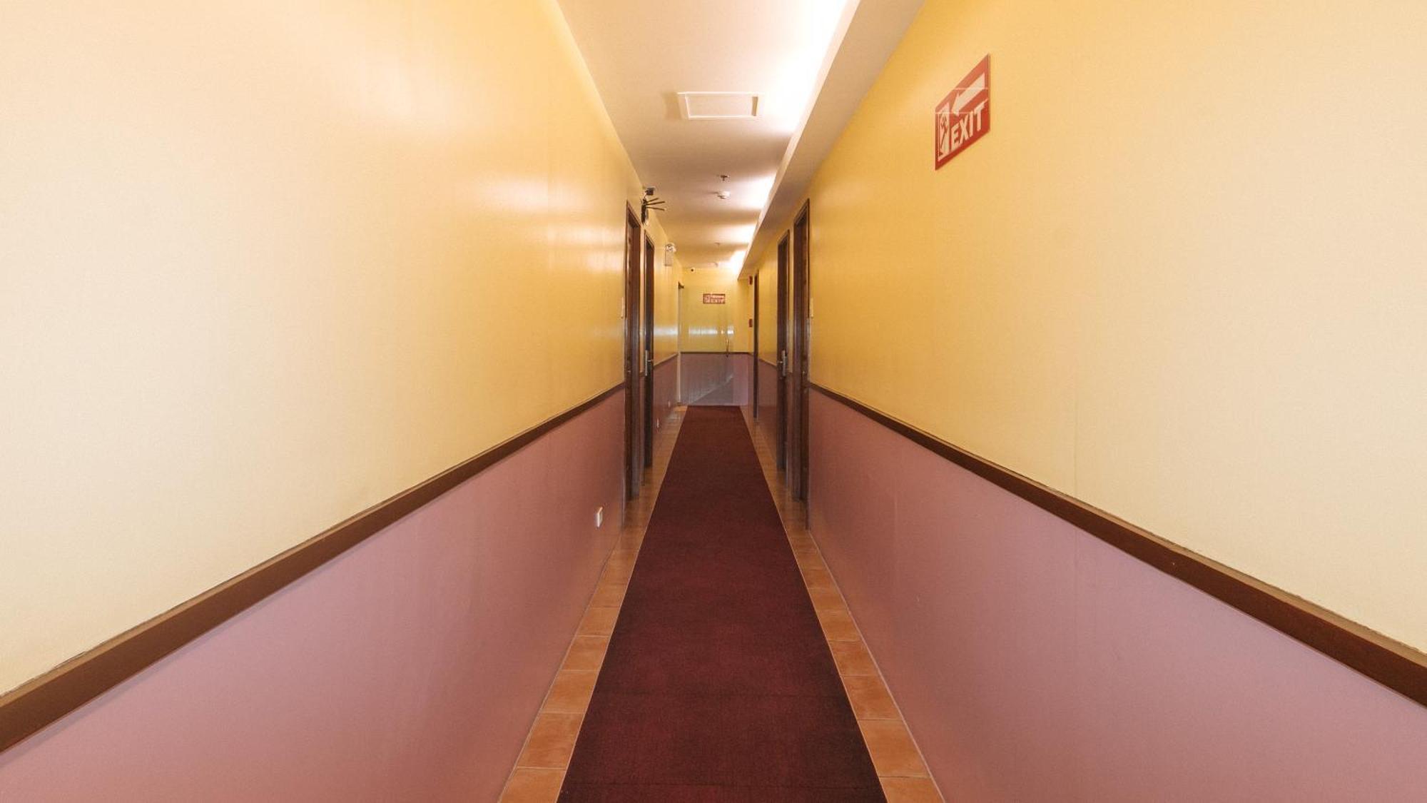 Reddoorz At Comfy Inn Ermita Manila Exterior foto